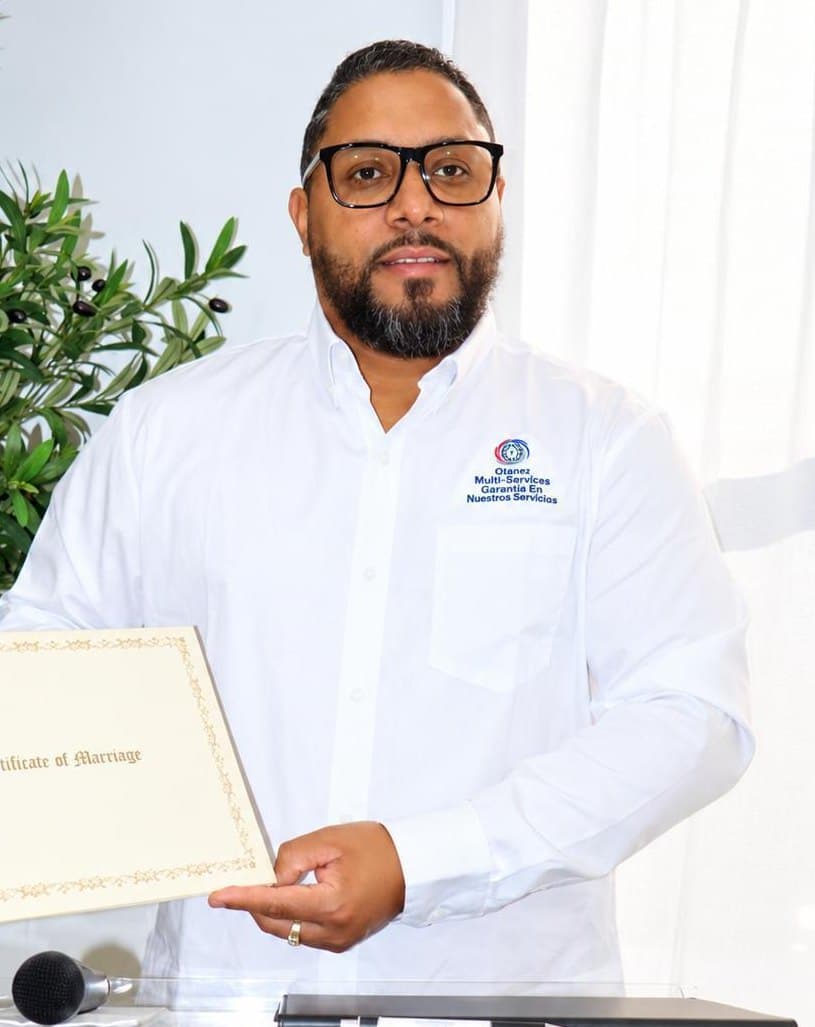 Luis Vicente Arzeno, Ministro · Administrador de las oficinas